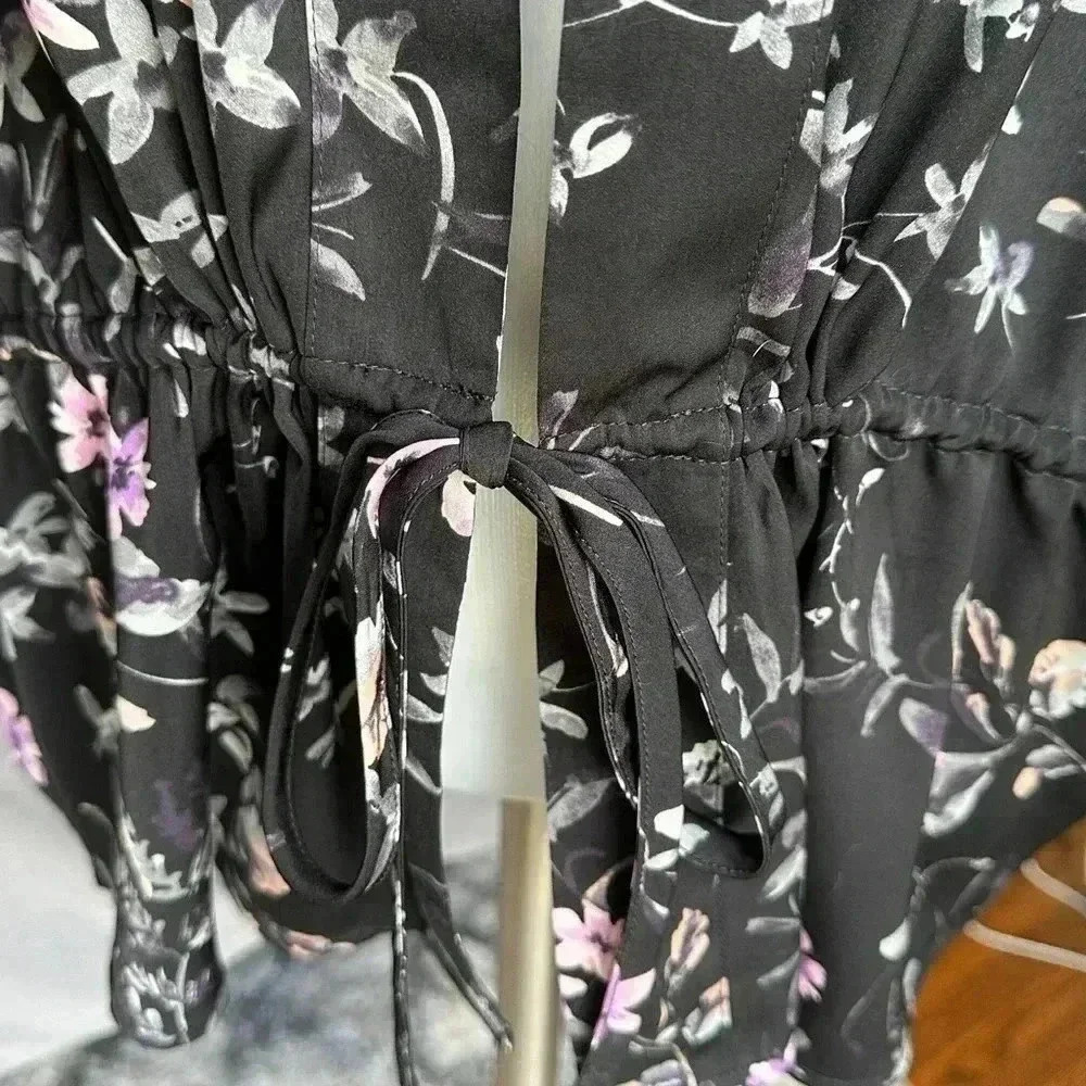 Size S Express front tie black a blouse with pink/purple flowers - Picture 2 of 5